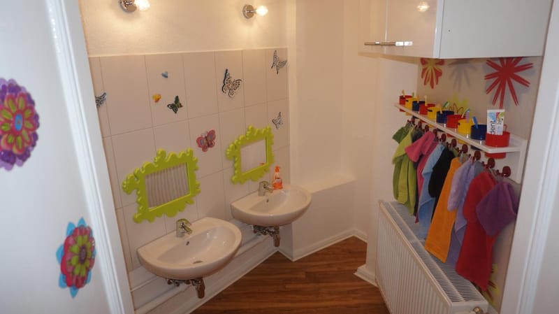 Child-friendly washroom